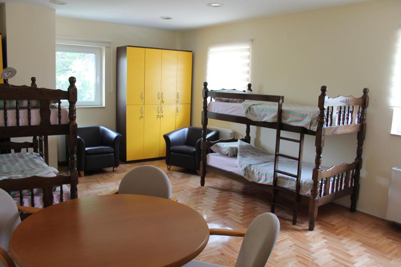 Hostel Teresianum Алексинац Экстерьер фото
